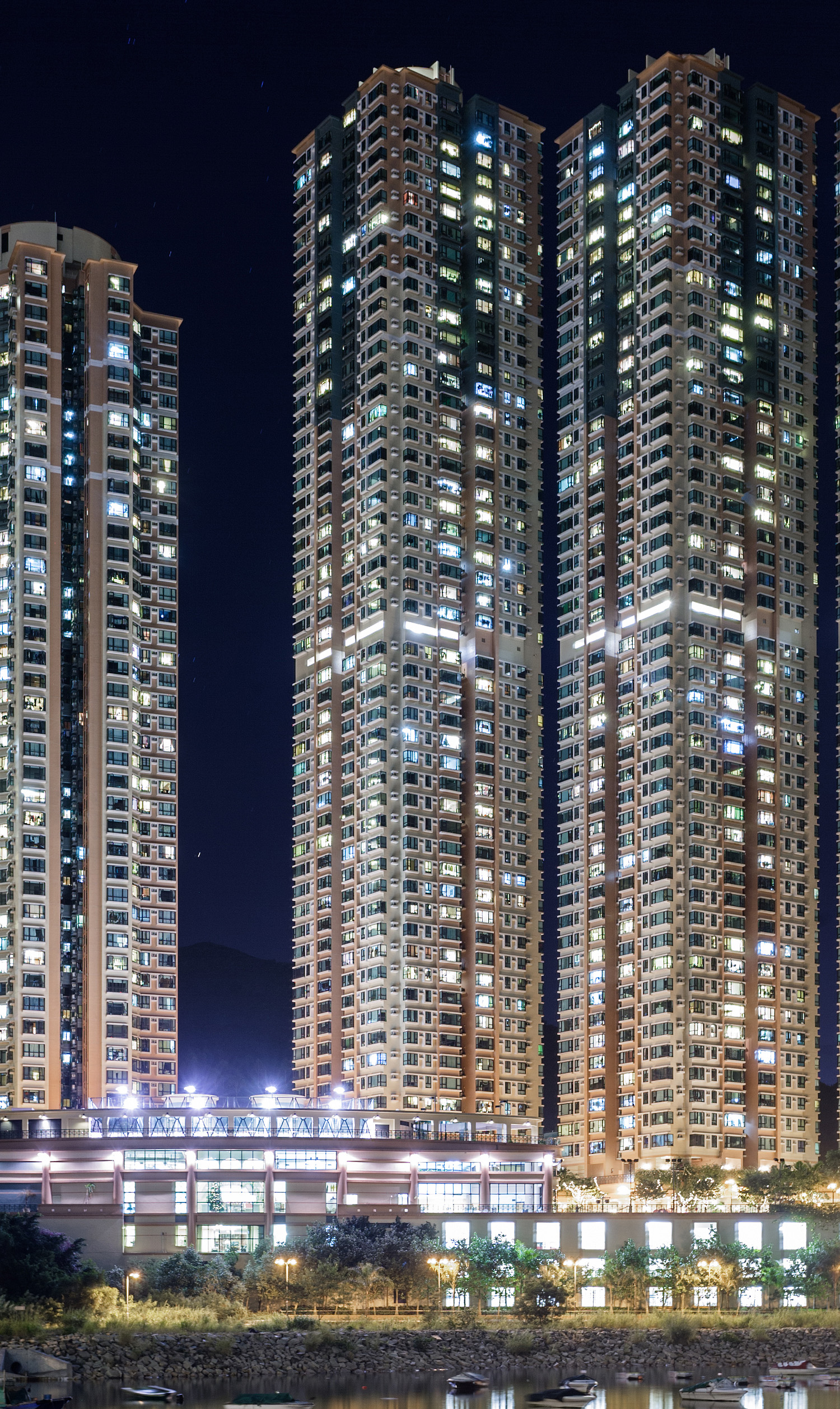 Oscar by the Sea Tower 5, Hong Kong - View from the west. © Mathias Beinling